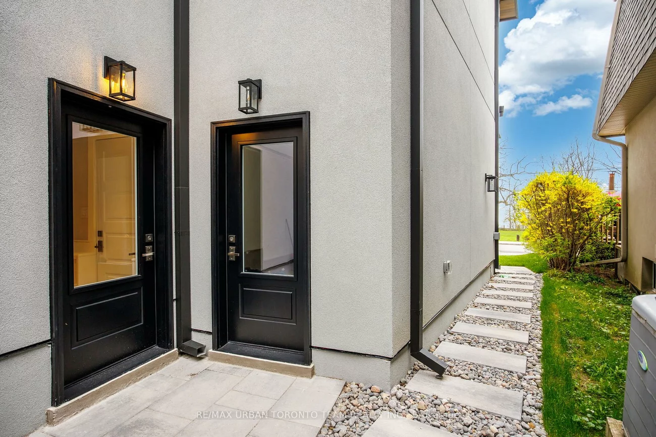 4, Drake, Cliffcrest, Toronto