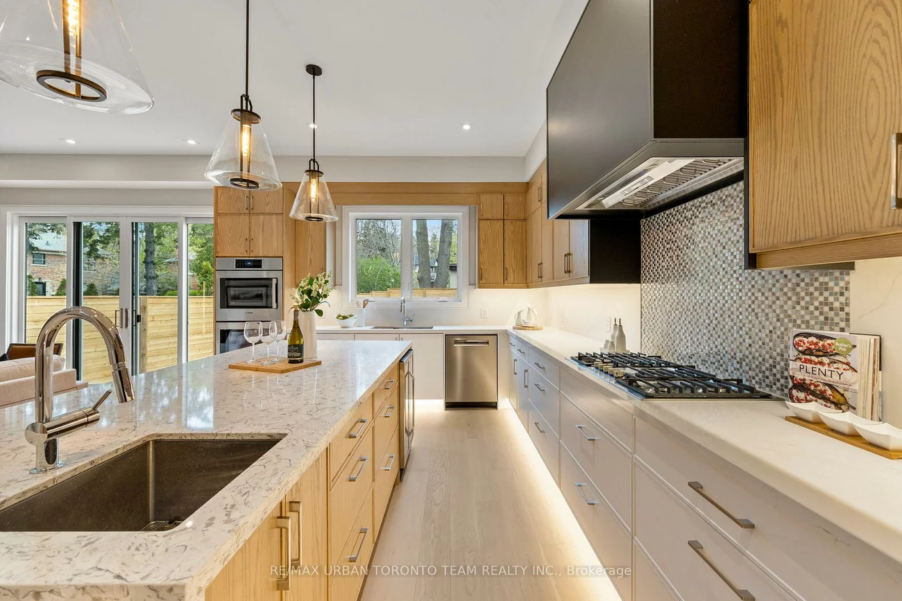 4, Drake, Cliffcrest, Toronto