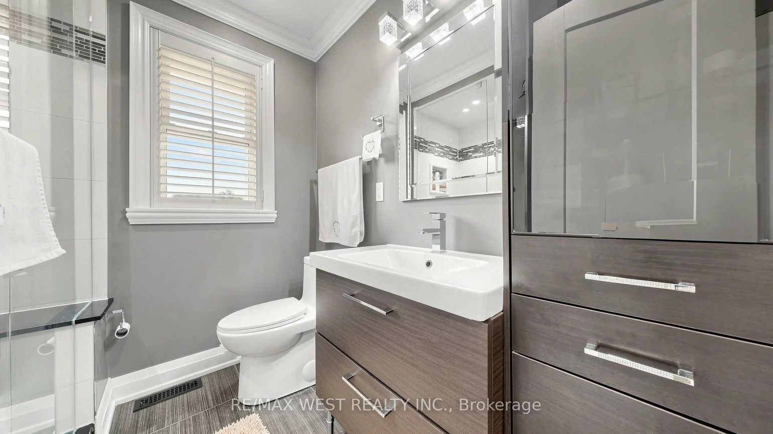 555, McCowan, Bendale, Toronto