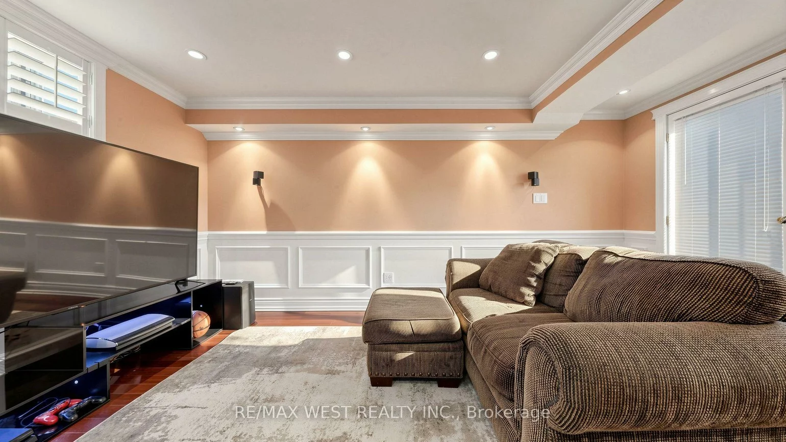 555, McCowan, Bendale, Toronto