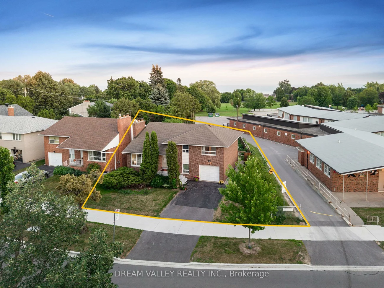 51, Sloley, Cliffcrest, Toronto