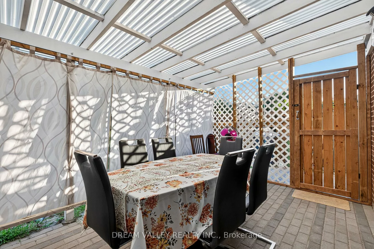 51, Sloley, Cliffcrest, Toronto