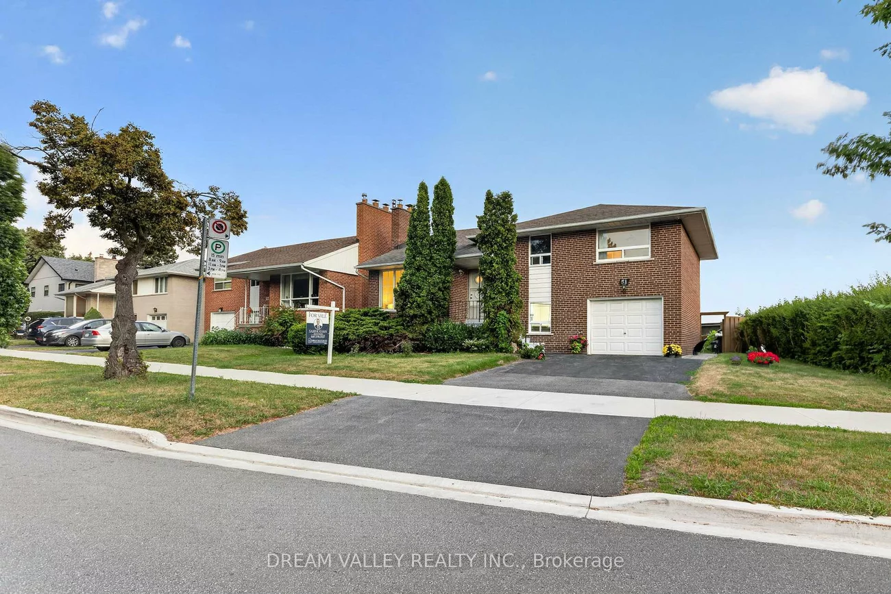 51, Sloley, Cliffcrest, Toronto