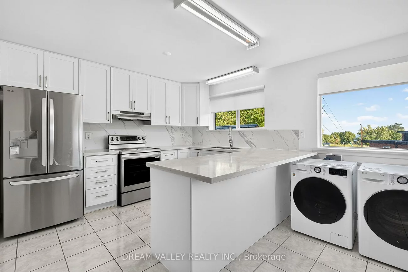 51, Sloley, Cliffcrest, Toronto