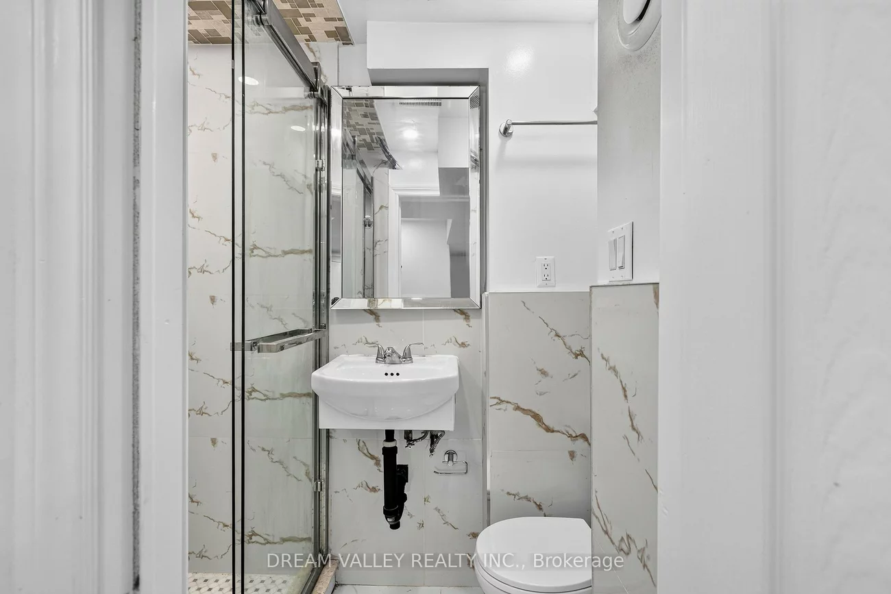 51, Sloley, Cliffcrest, Toronto