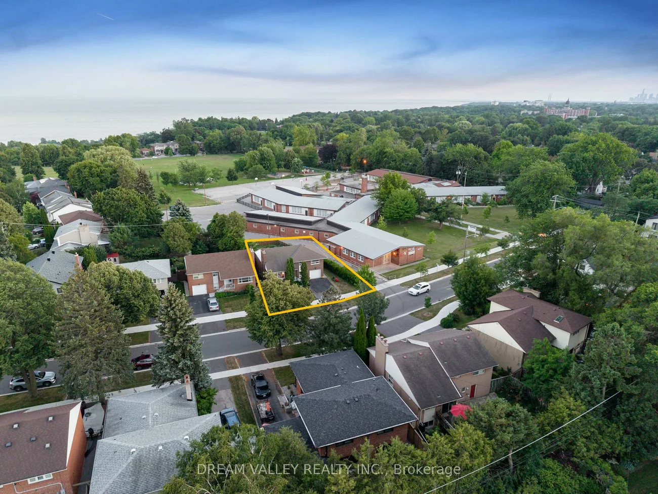51, Sloley, Cliffcrest, Toronto