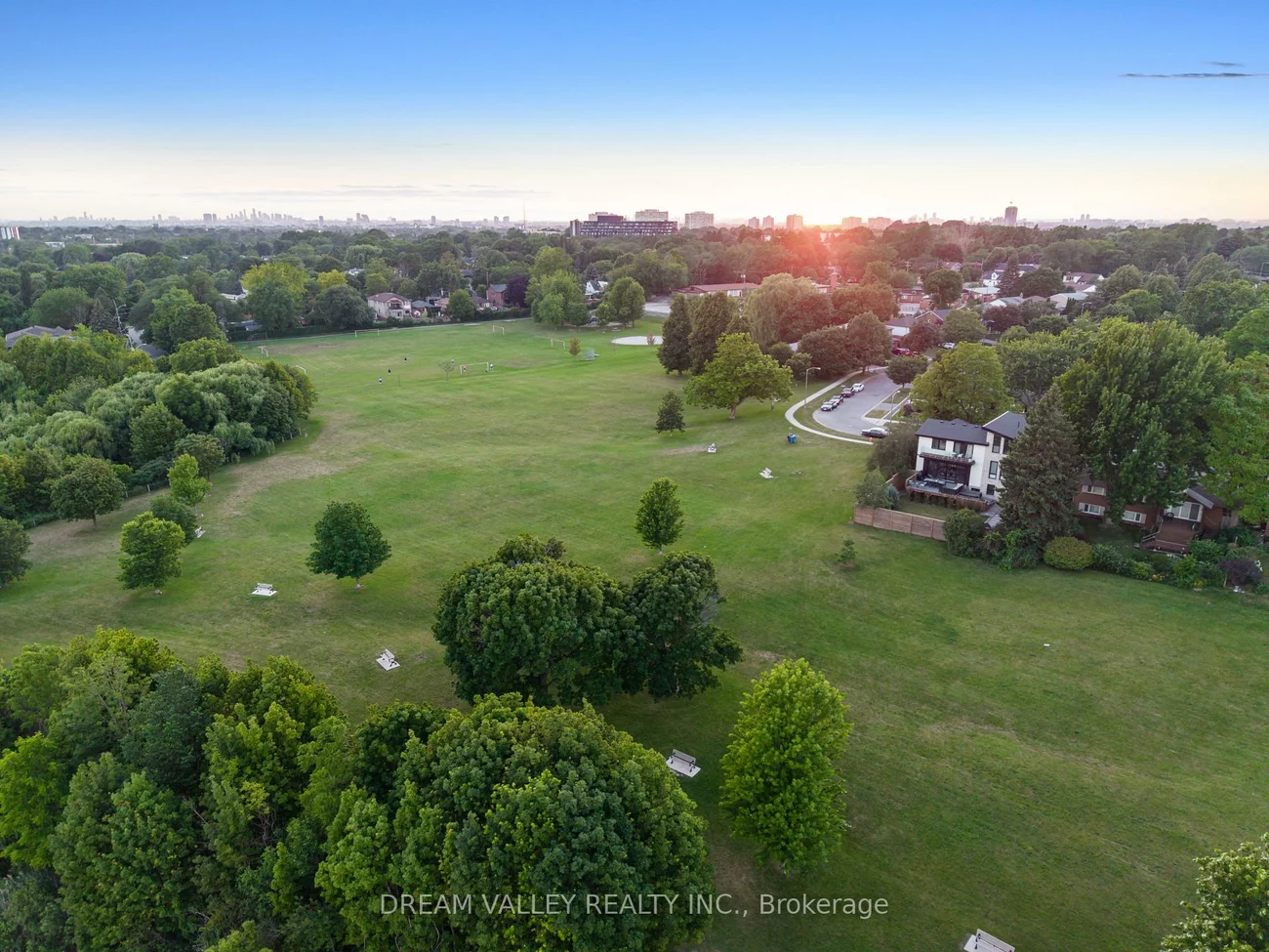 51, Sloley, Cliffcrest, Toronto