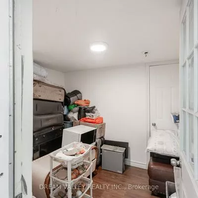 51, Sloley, Cliffcrest, Toronto