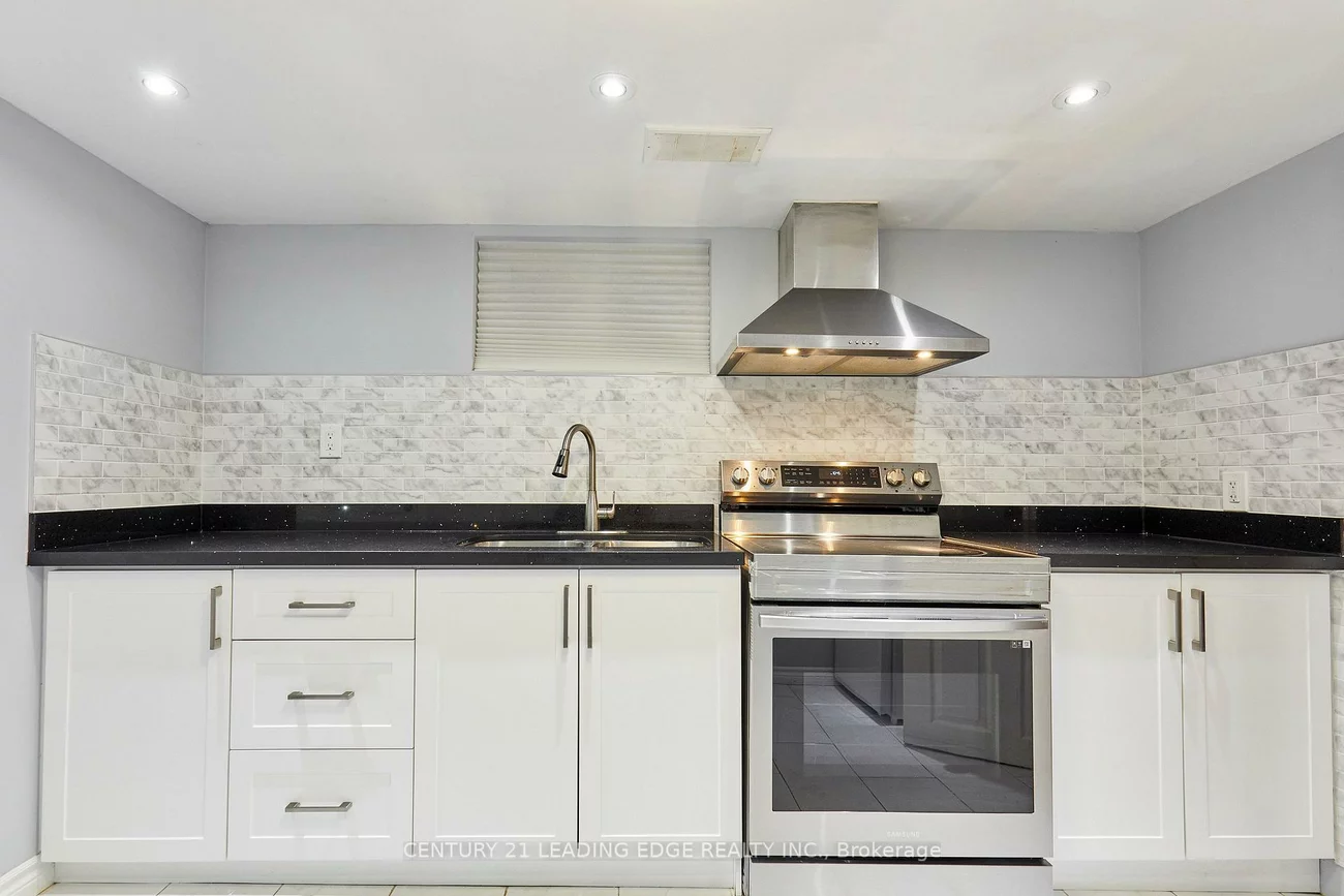 16, McCowan, Cliffcrest, Toronto