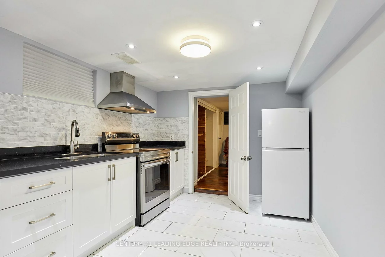 16, McCowan, Cliffcrest, Toronto