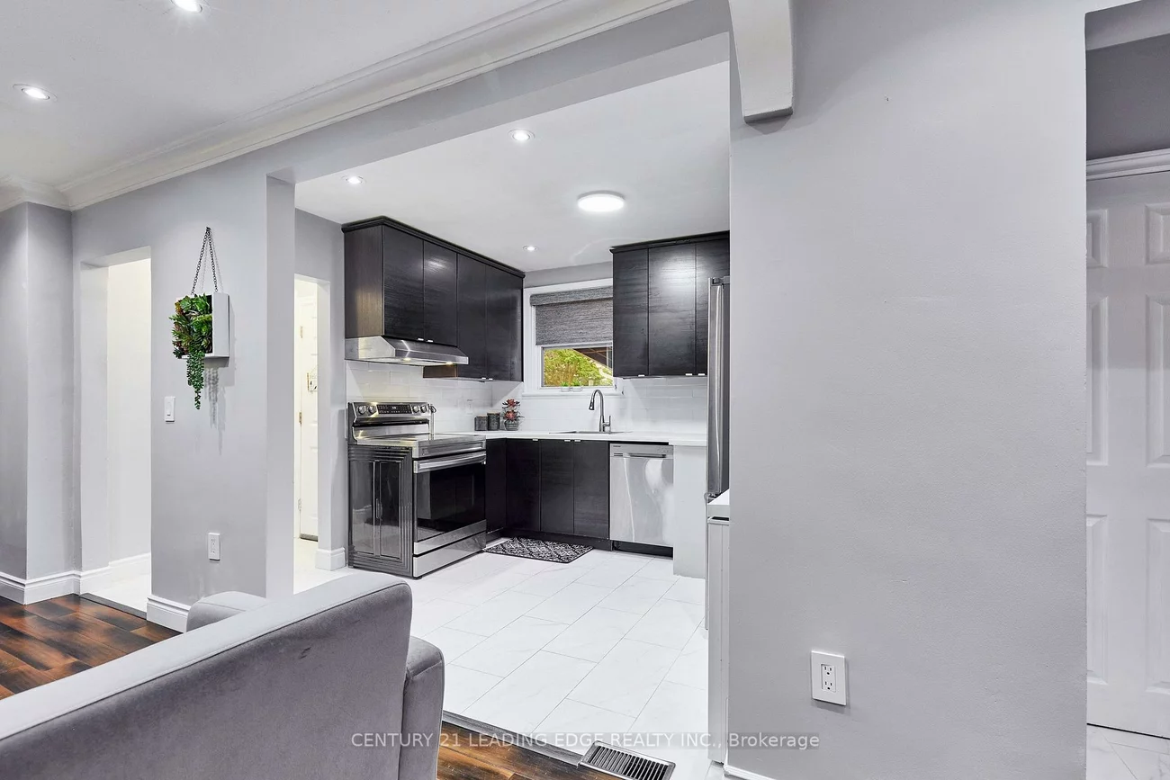 16, McCowan, Cliffcrest, Toronto