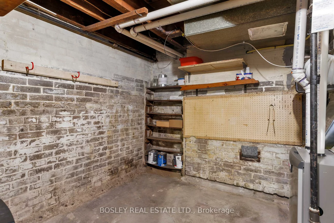 247, Gainsborough, Woodbine Corridor, Toronto