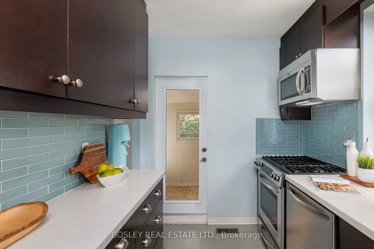 247, Gainsborough, Woodbine Corridor, Toronto