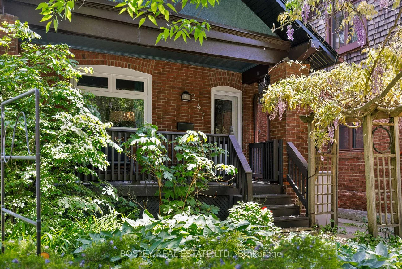 247, Gainsborough, Woodbine Corridor, Toronto