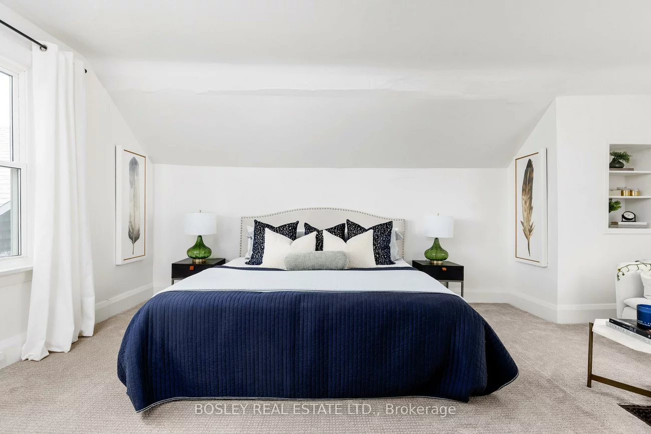 247, Gainsborough, Woodbine Corridor, Toronto