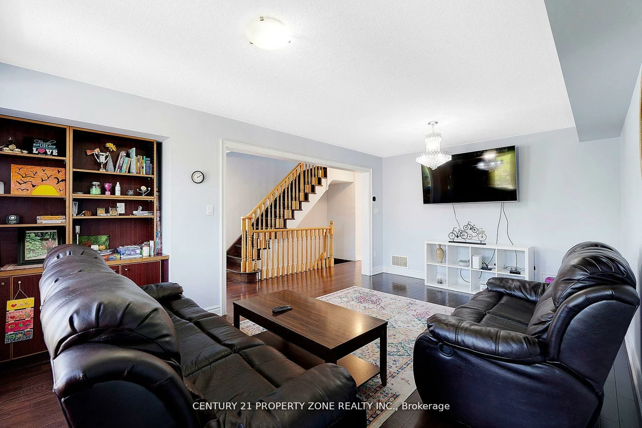 28, Seminoff, Clairlea-Birchmount, Toronto