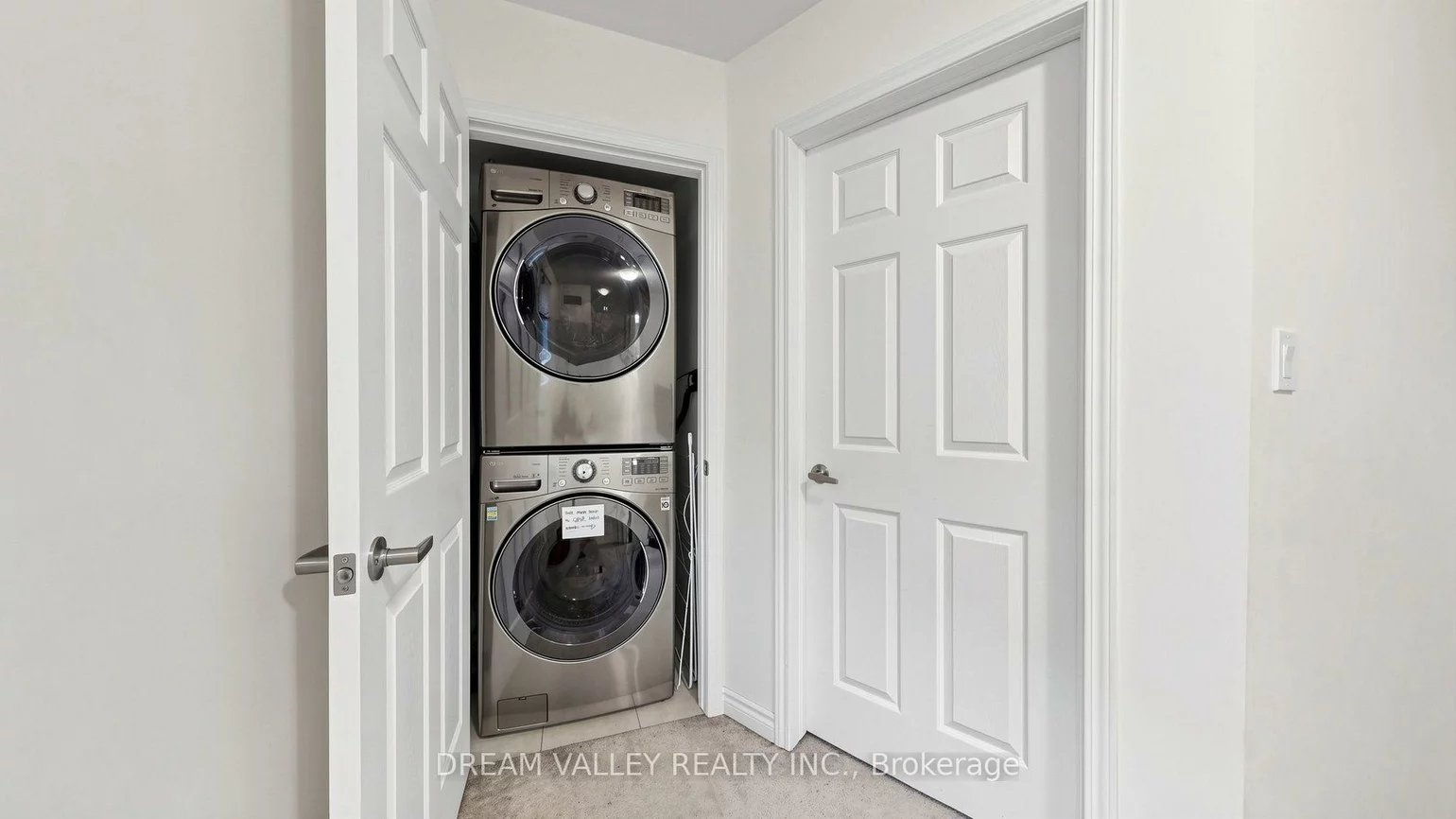138, Cleanside, Clairlea-Birchmount, Toronto
