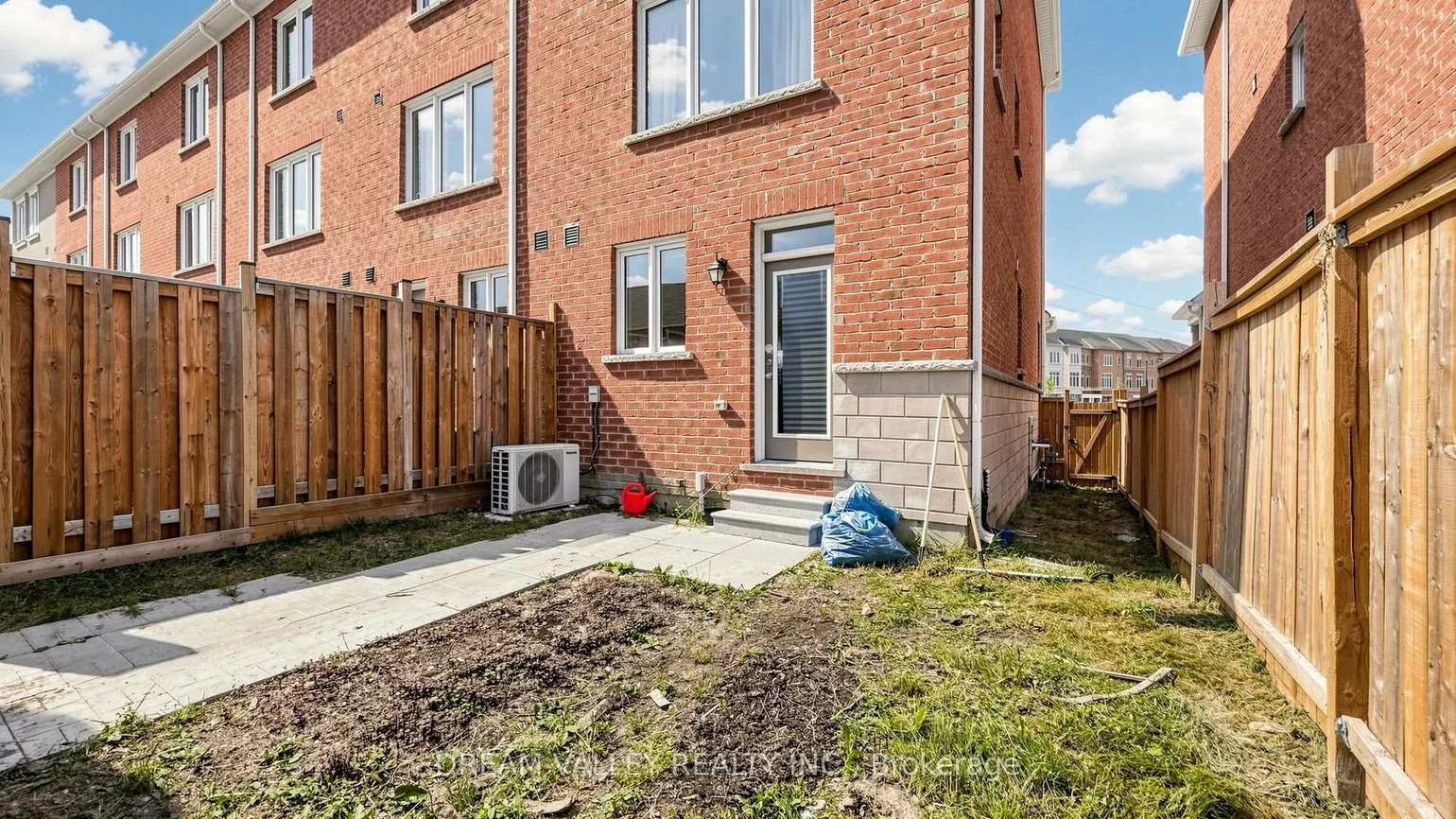 138, Cleanside, Clairlea-Birchmount, Toronto