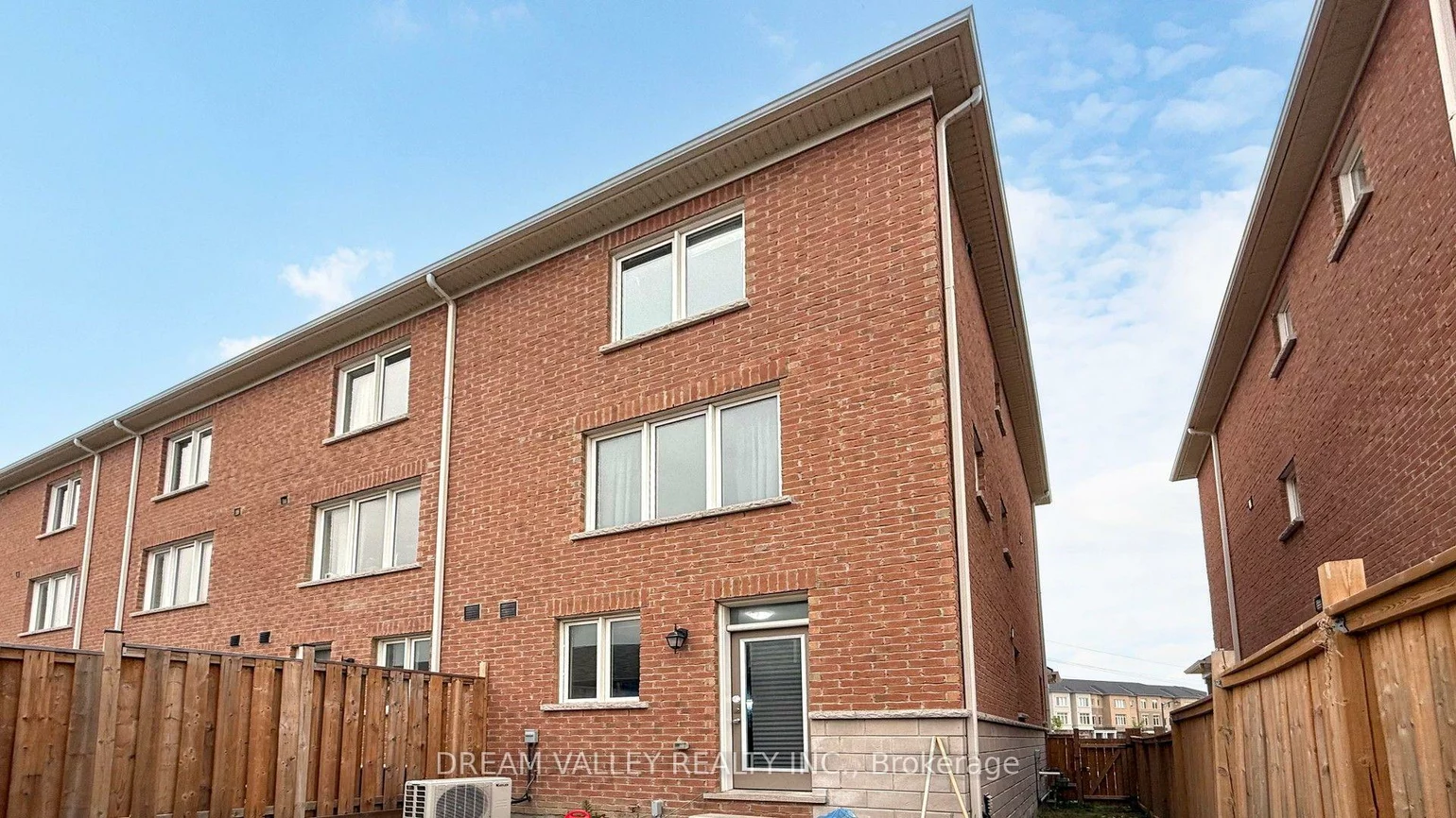 138, Cleanside, Clairlea-Birchmount, Toronto