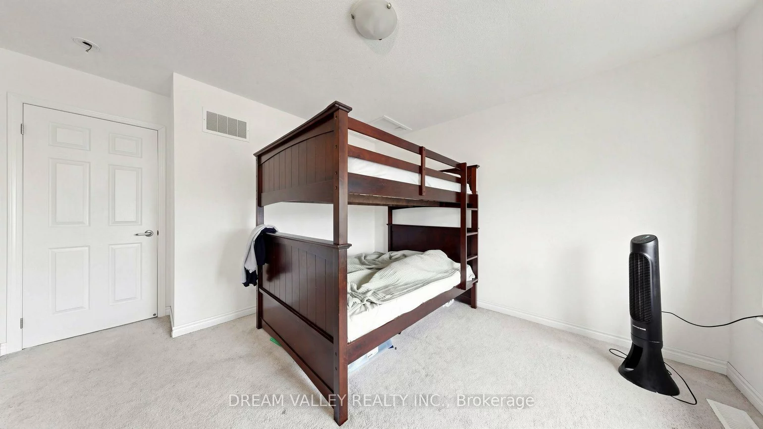 138, Cleanside, Clairlea-Birchmount, Toronto