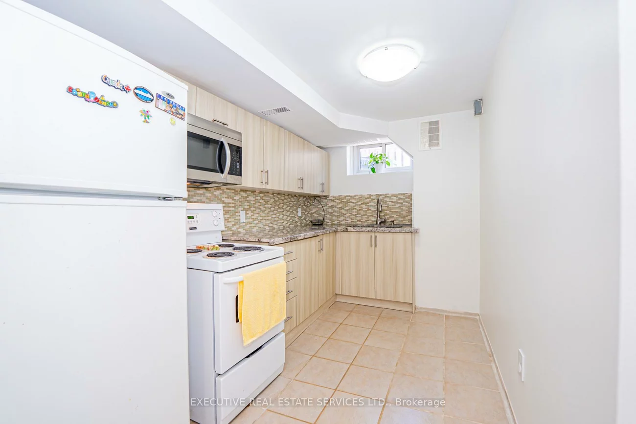 37, Ravenview, West Hill, Toronto