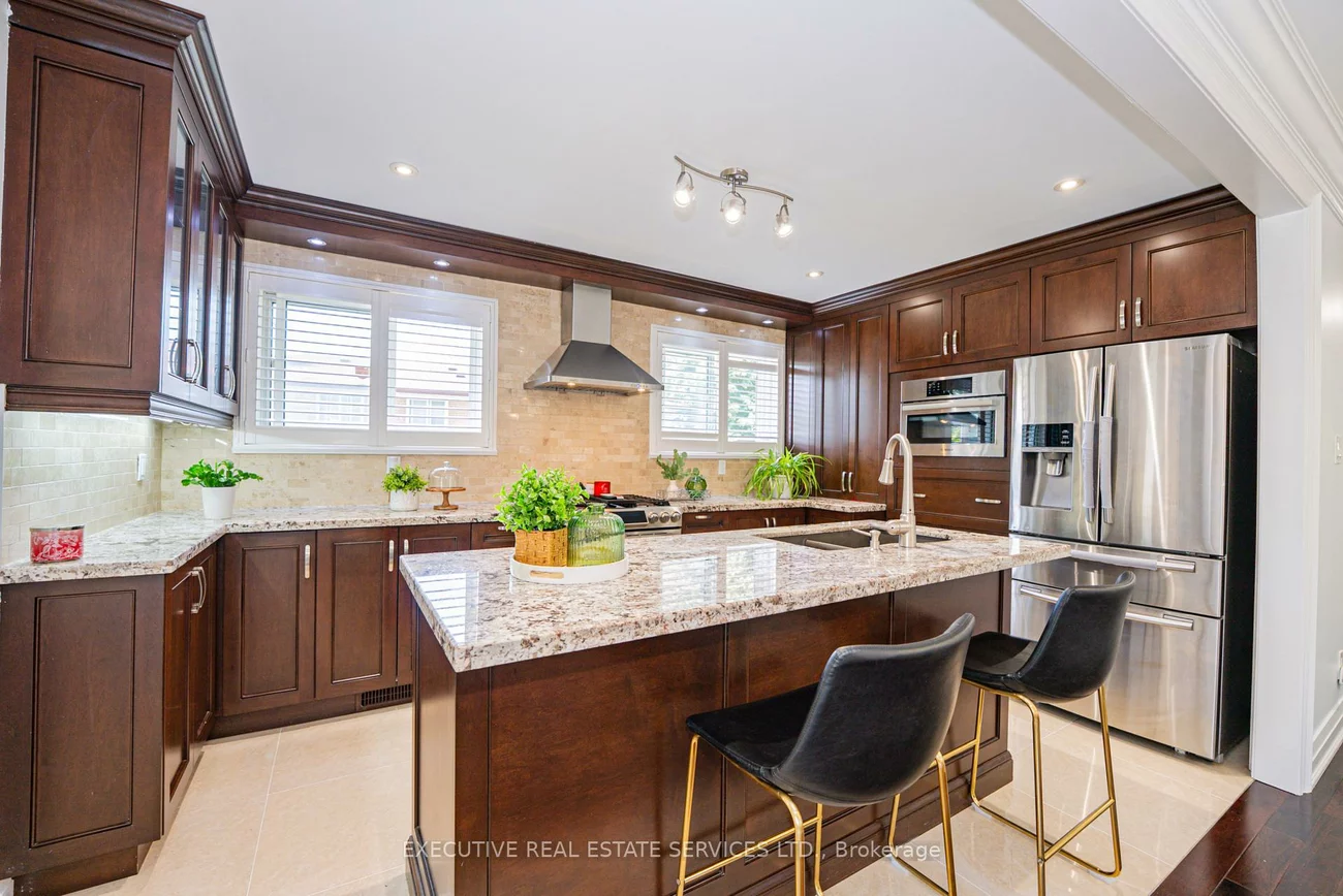 37, Ravenview, West Hill, Toronto