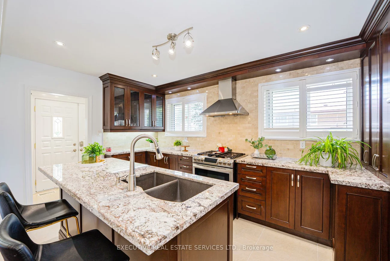 37, Ravenview, West Hill, Toronto
