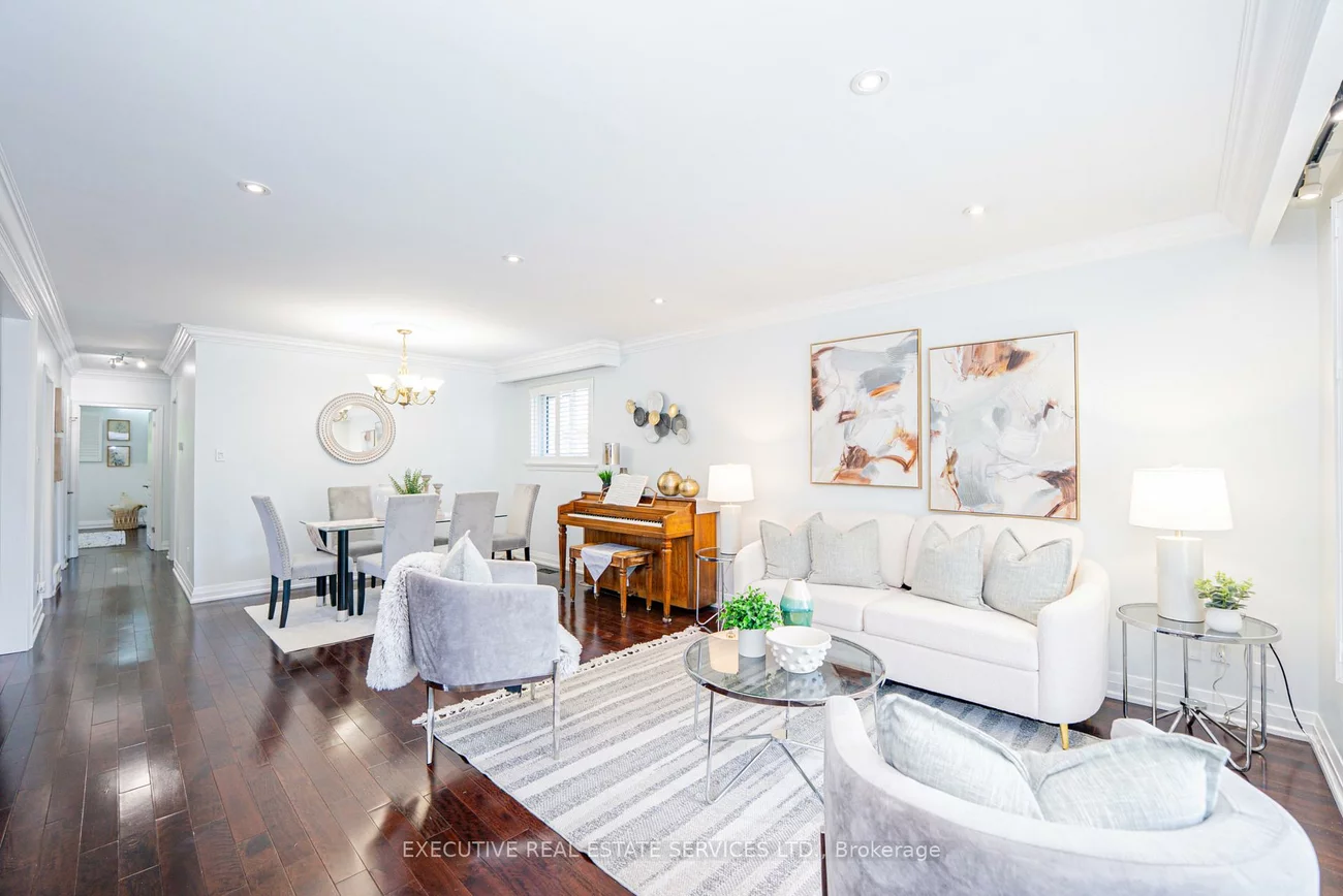 37, Ravenview, West Hill, Toronto