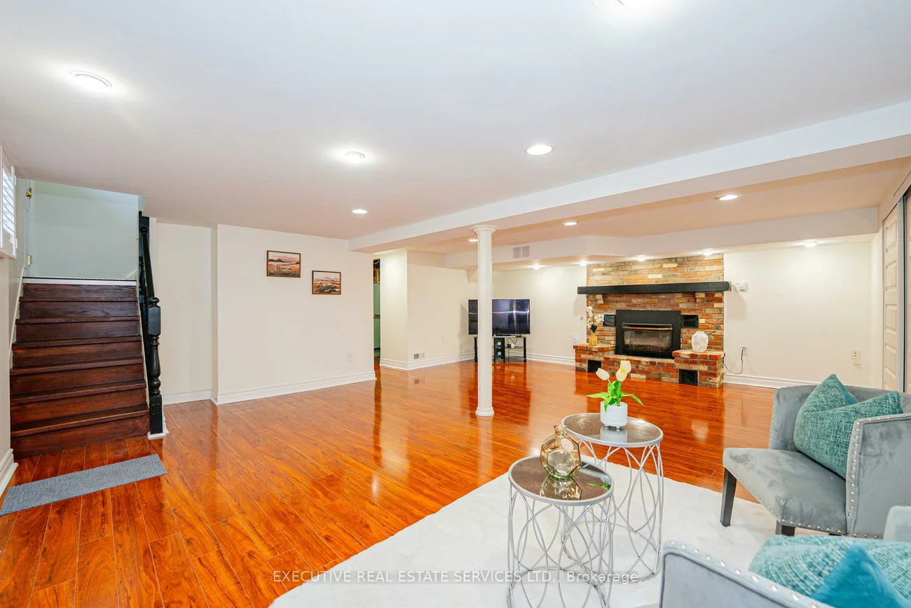 37, Ravenview, West Hill, Toronto