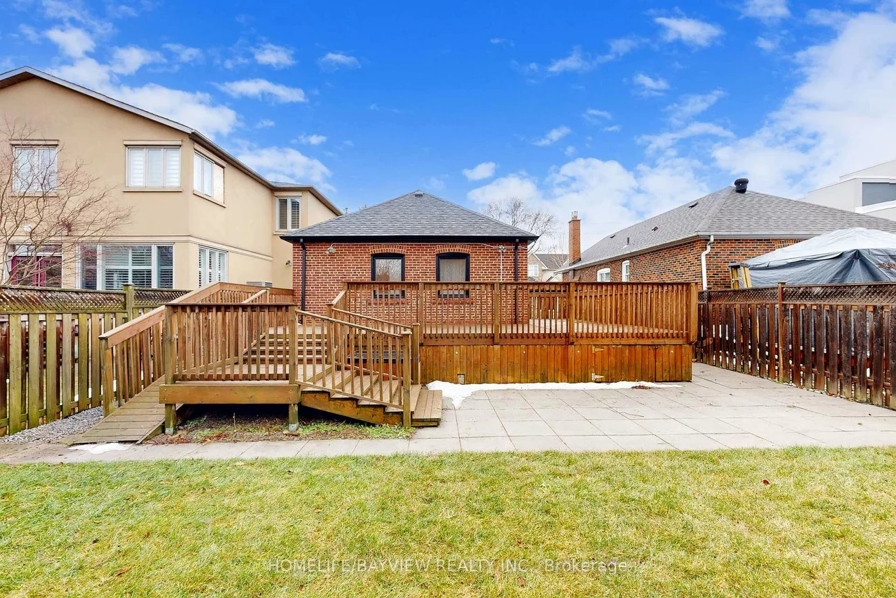 1607, Woodbine Heights, O'Connor-Parkview, Toronto