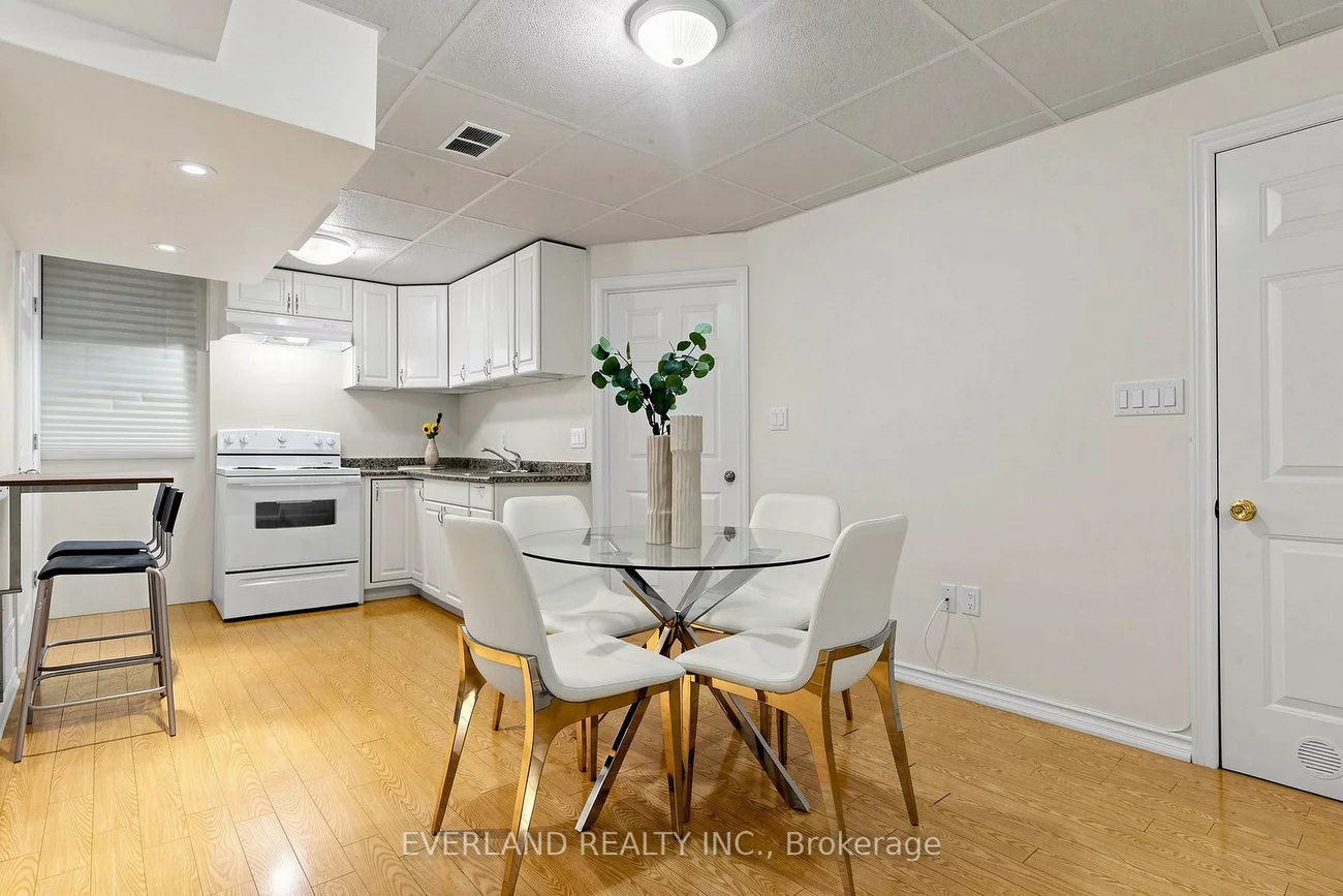38, Six Nations, Woburn, Toronto