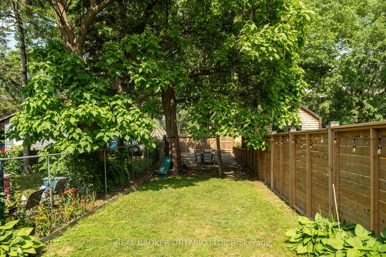 37, Gledhill, Woodbine-Lumsden, Toronto