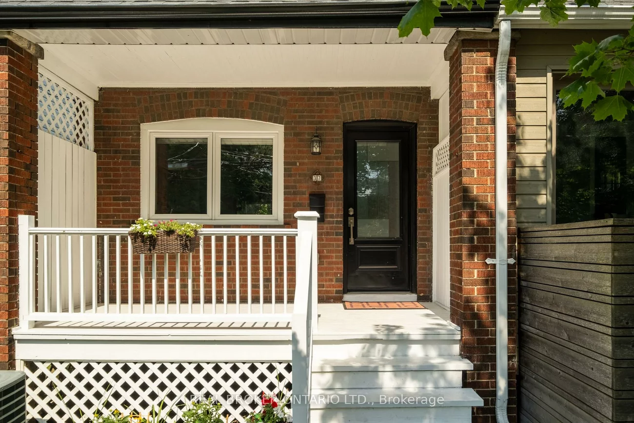 37, Gledhill, Woodbine-Lumsden, Toronto
