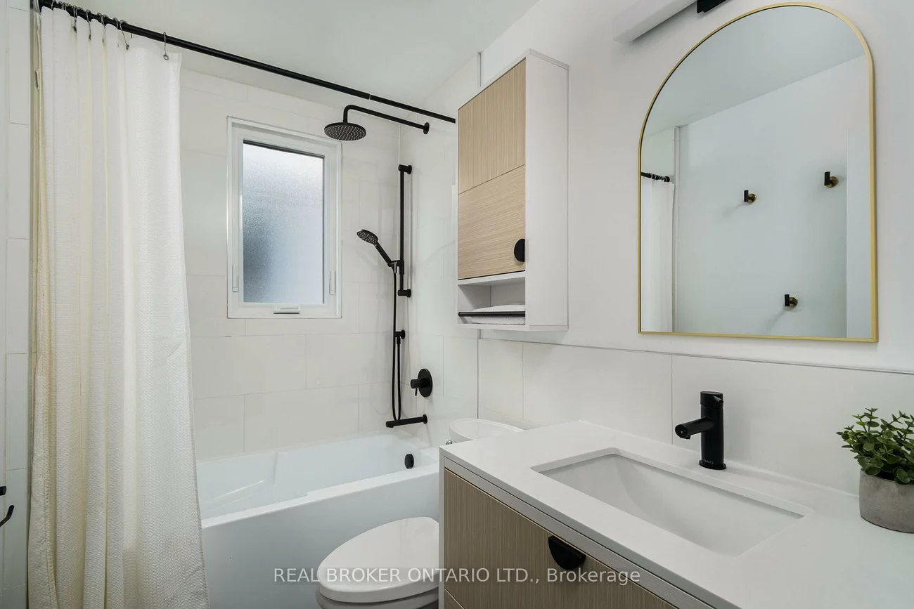 37, Gledhill, Woodbine-Lumsden, Toronto