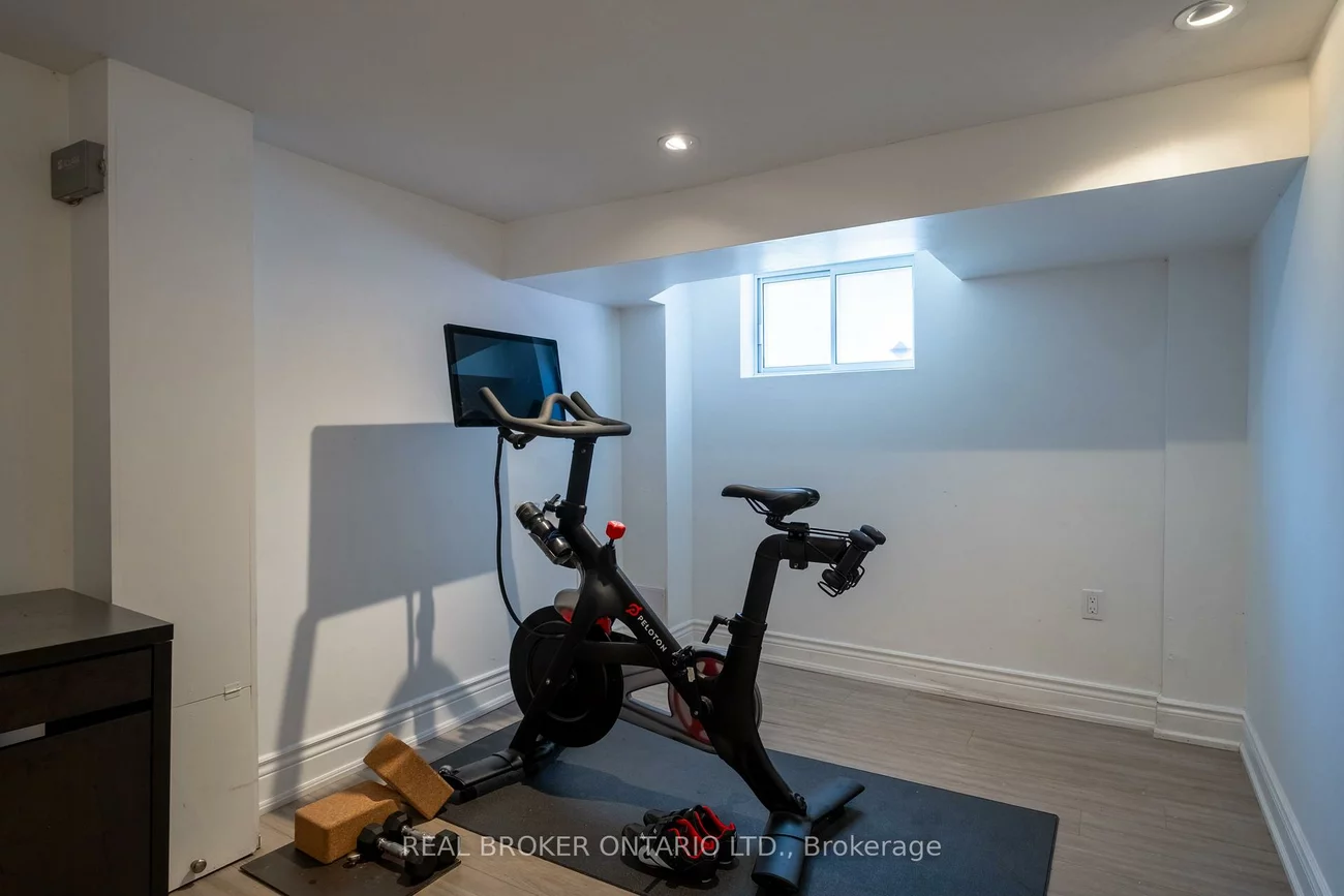 37, Gledhill, Woodbine-Lumsden, Toronto