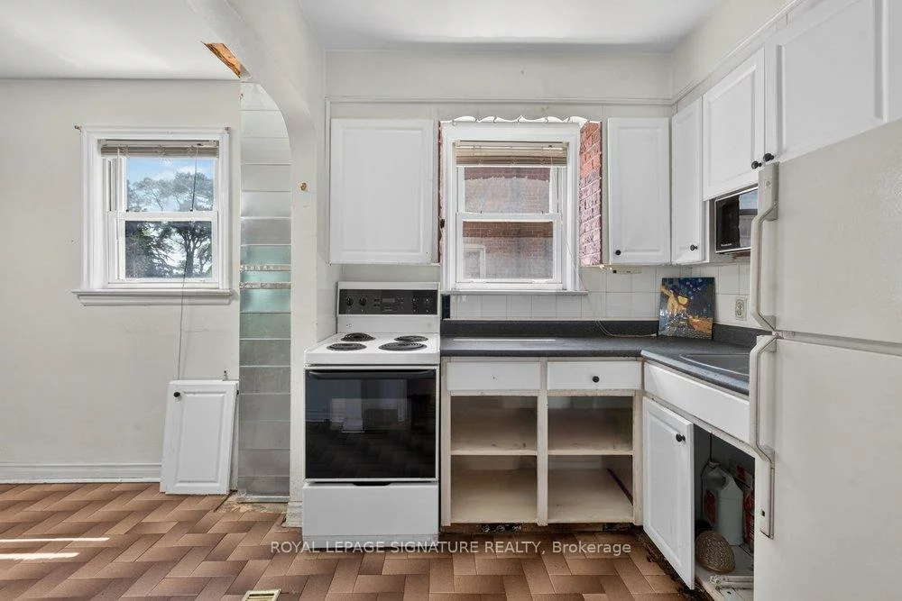 10, Rossford, Wexford-Maryvale, Toronto