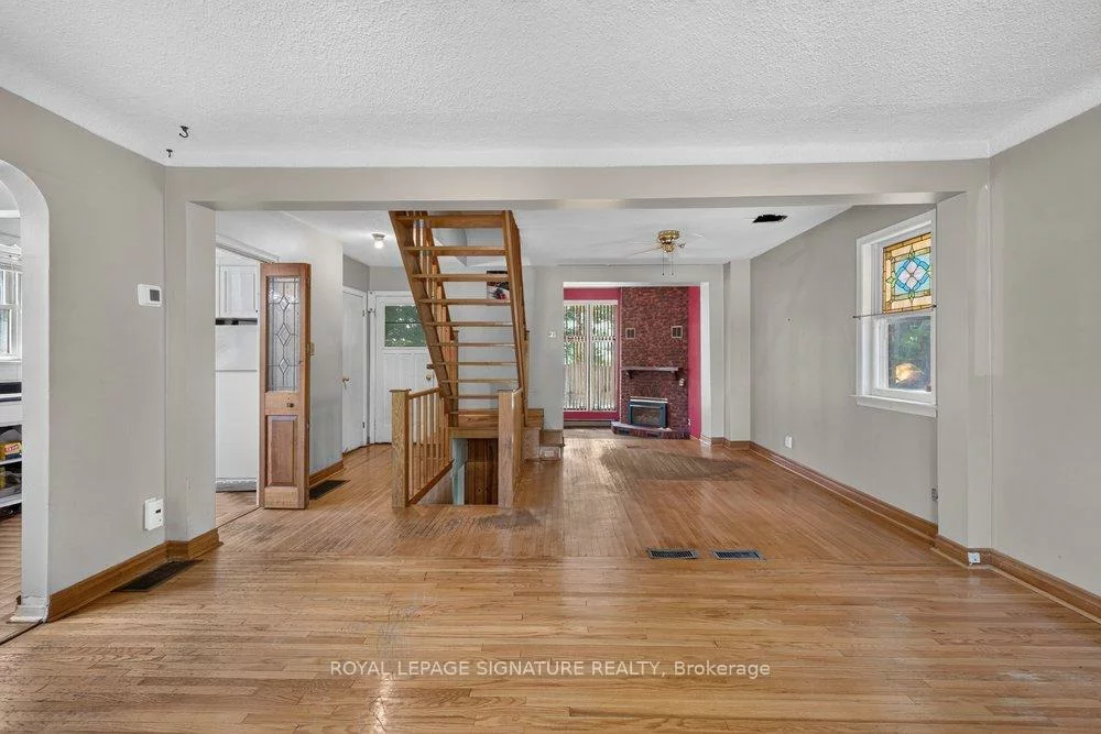 10, Rossford, Wexford-Maryvale, Toronto