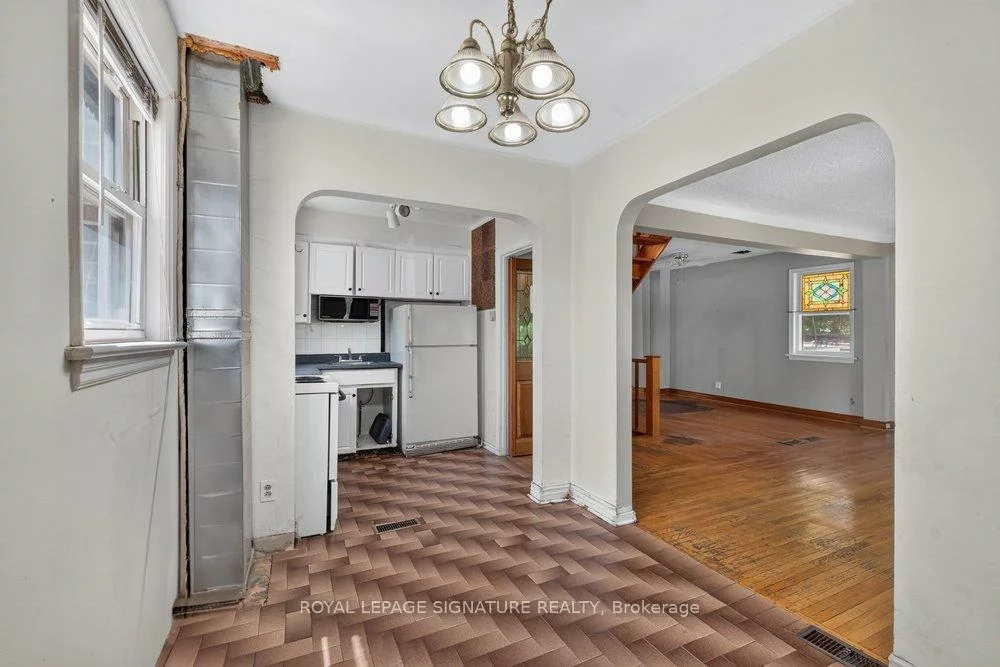 10, Rossford, Wexford-Maryvale, Toronto
