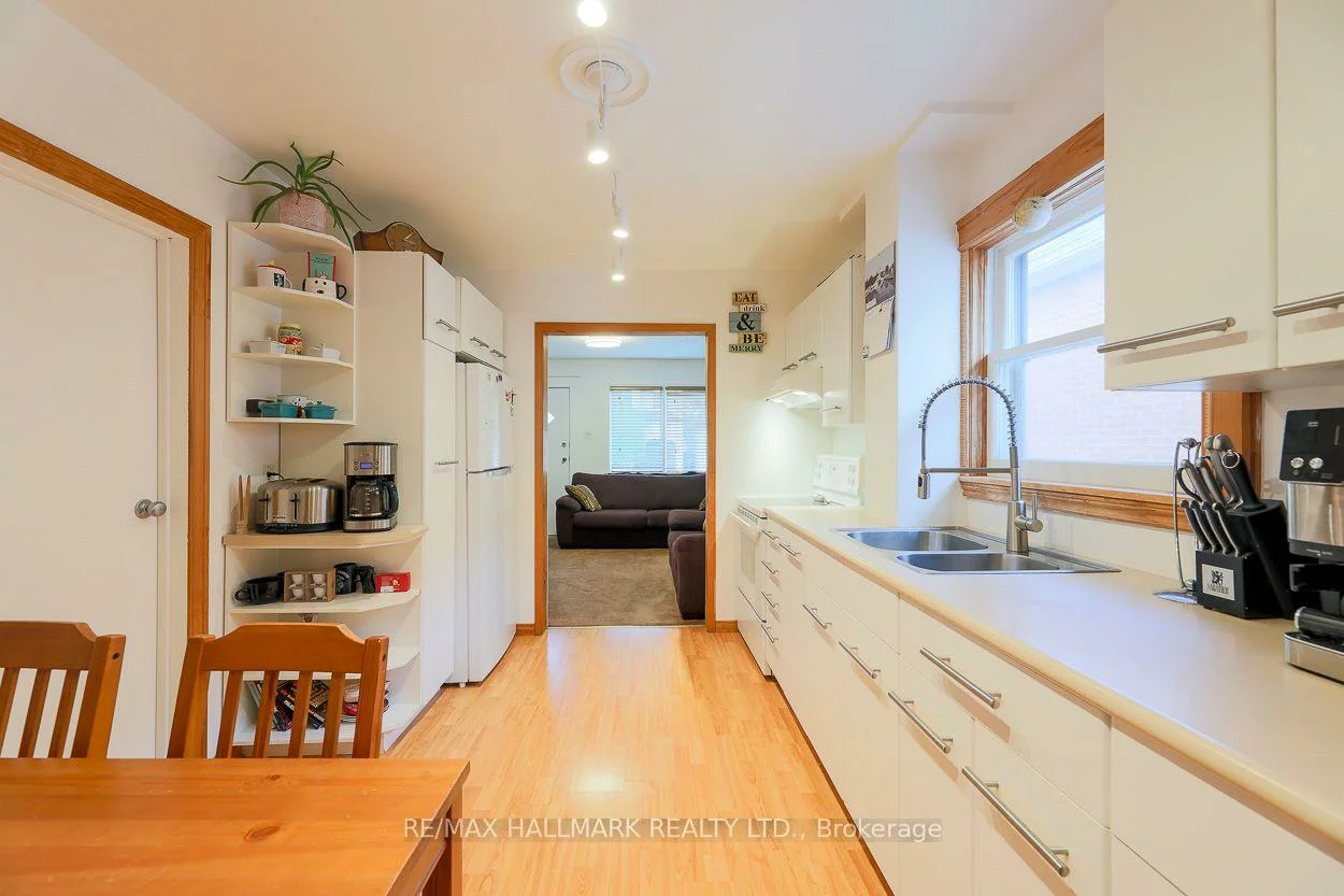 58, Claremore, Birchcliffe-Cliffside, Toronto