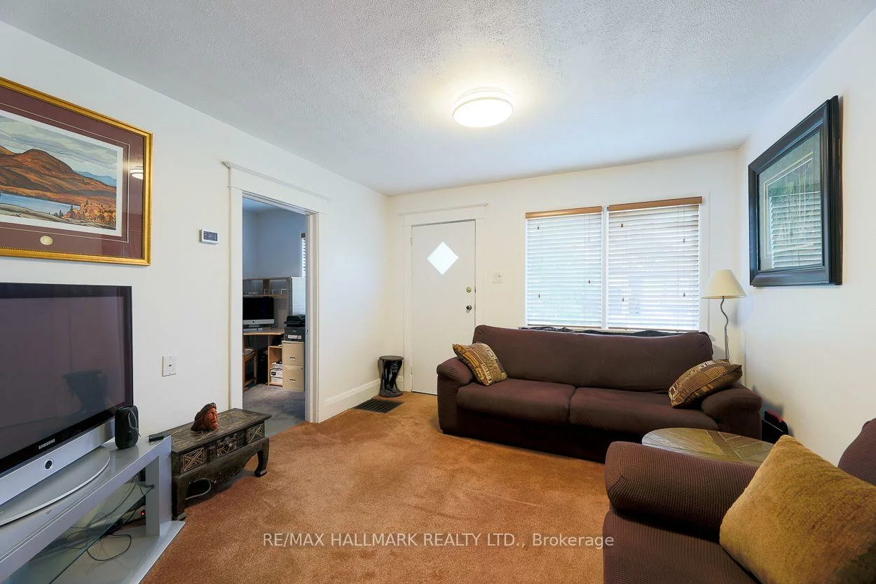 58, Claremore, Birchcliffe-Cliffside, Toronto