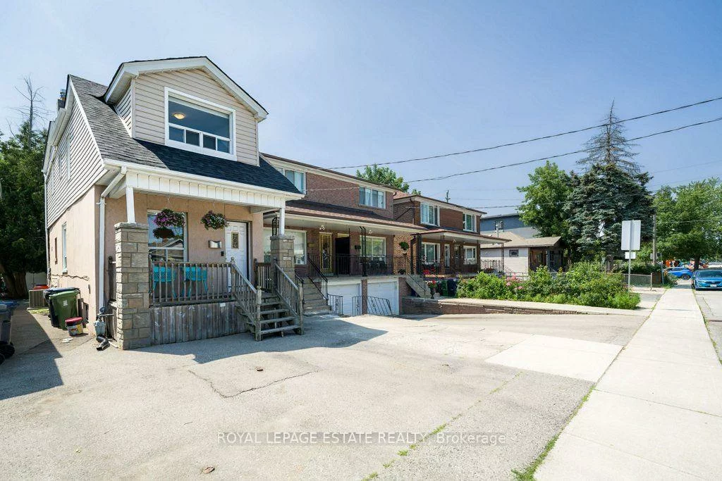 82, August, Oakridge, Toronto