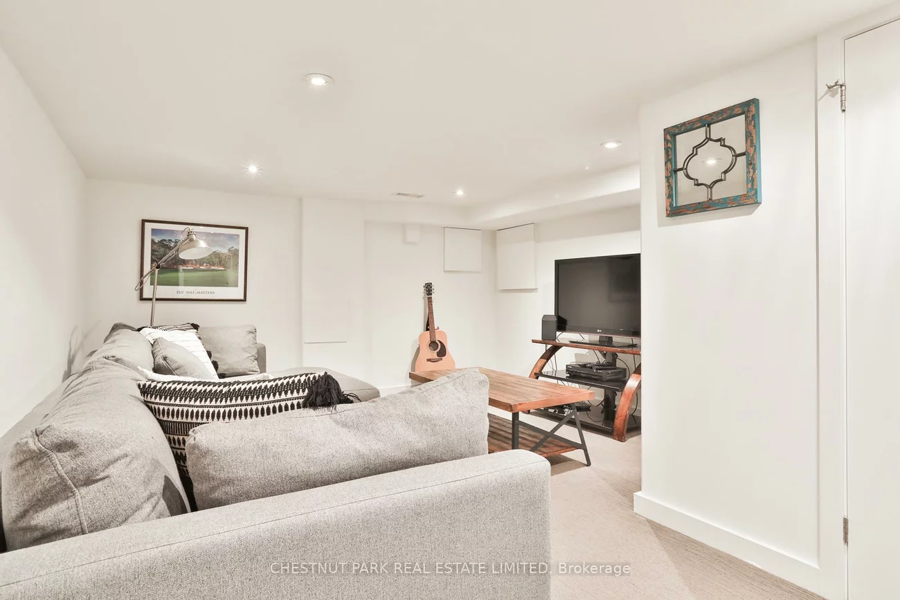 52, West, South Riverdale, Toronto