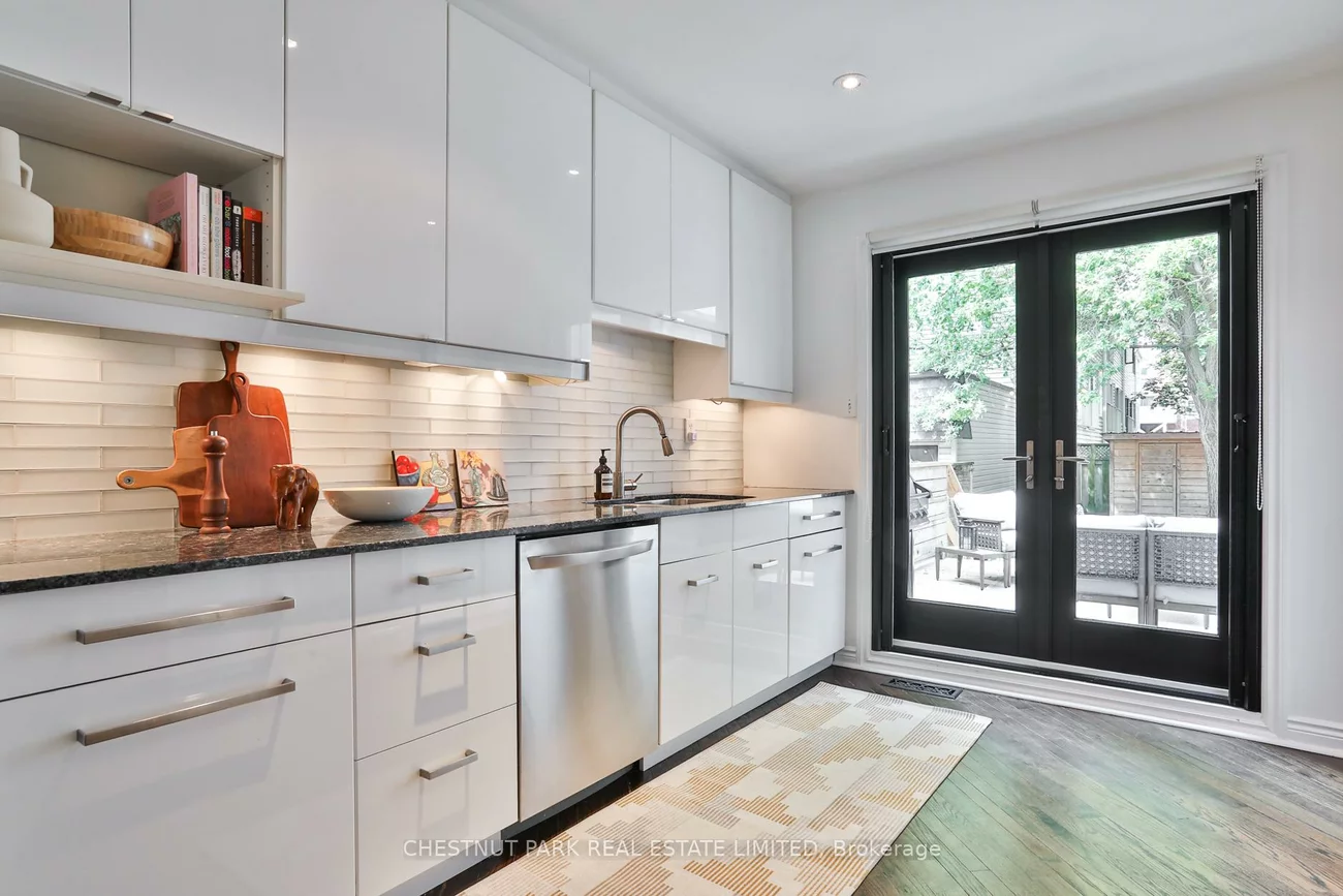52, West, South Riverdale, Toronto