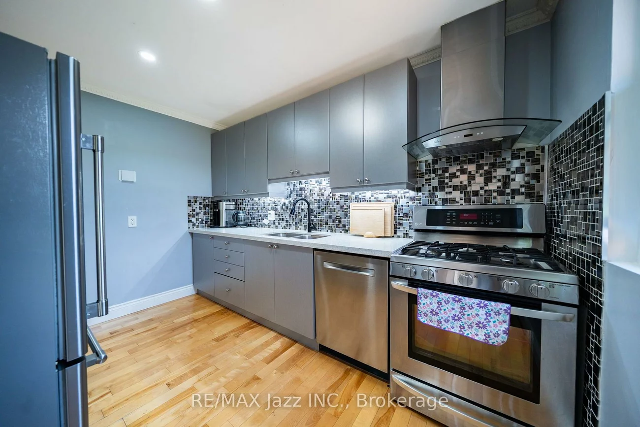 12, Warnsworth, West Hill, Toronto