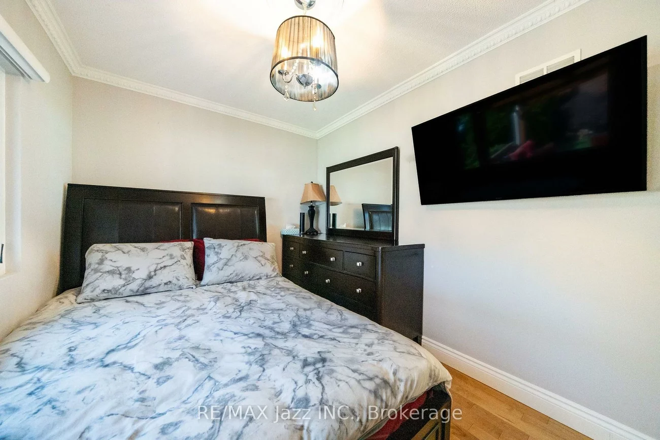 12, Warnsworth, West Hill, Toronto
