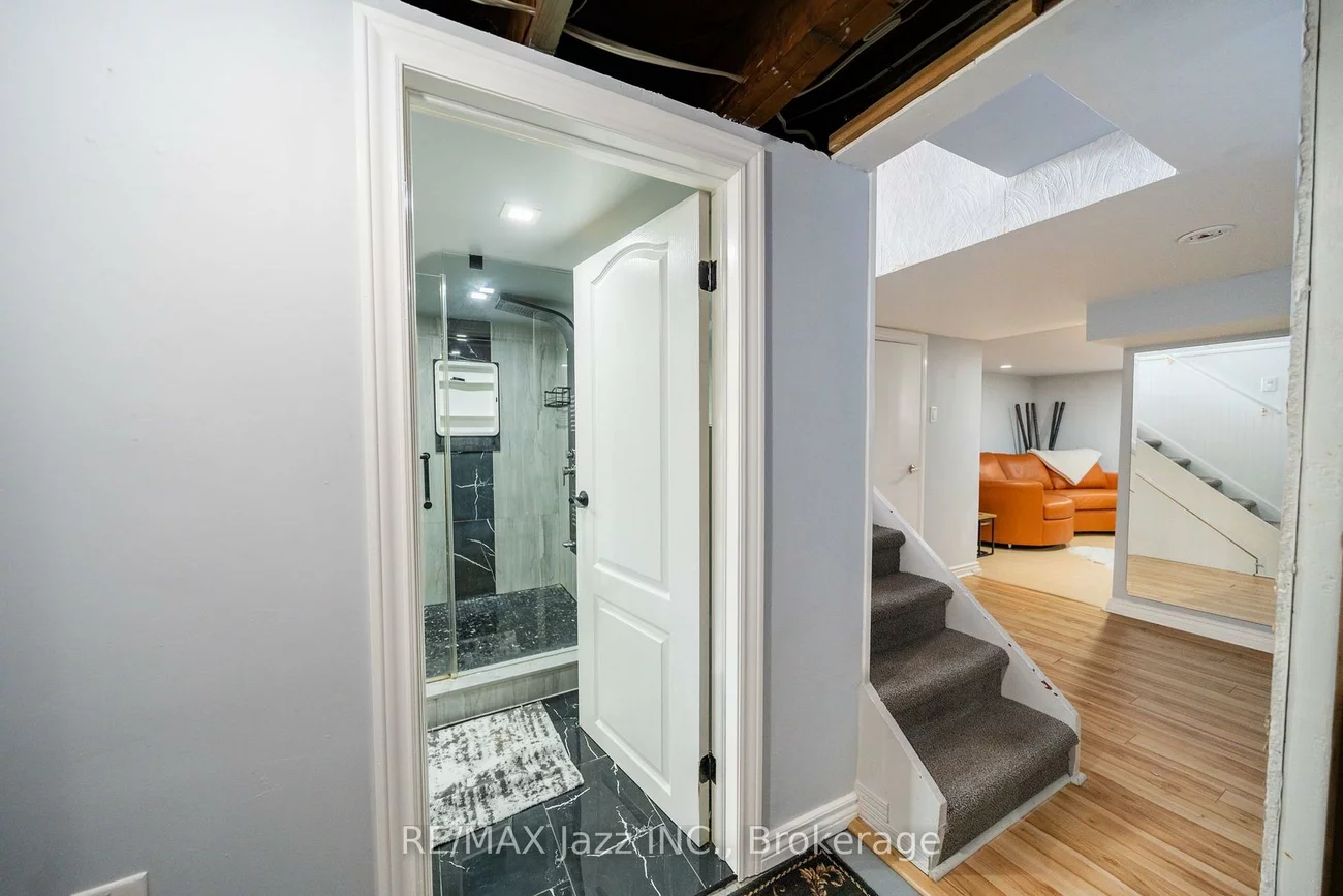 12, Warnsworth, West Hill, Toronto