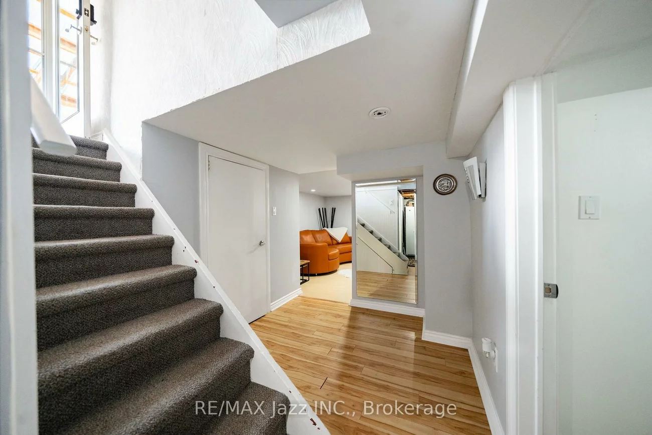 12, Warnsworth, West Hill, Toronto