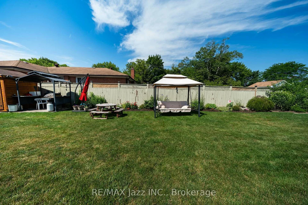 12, Warnsworth, West Hill, Toronto