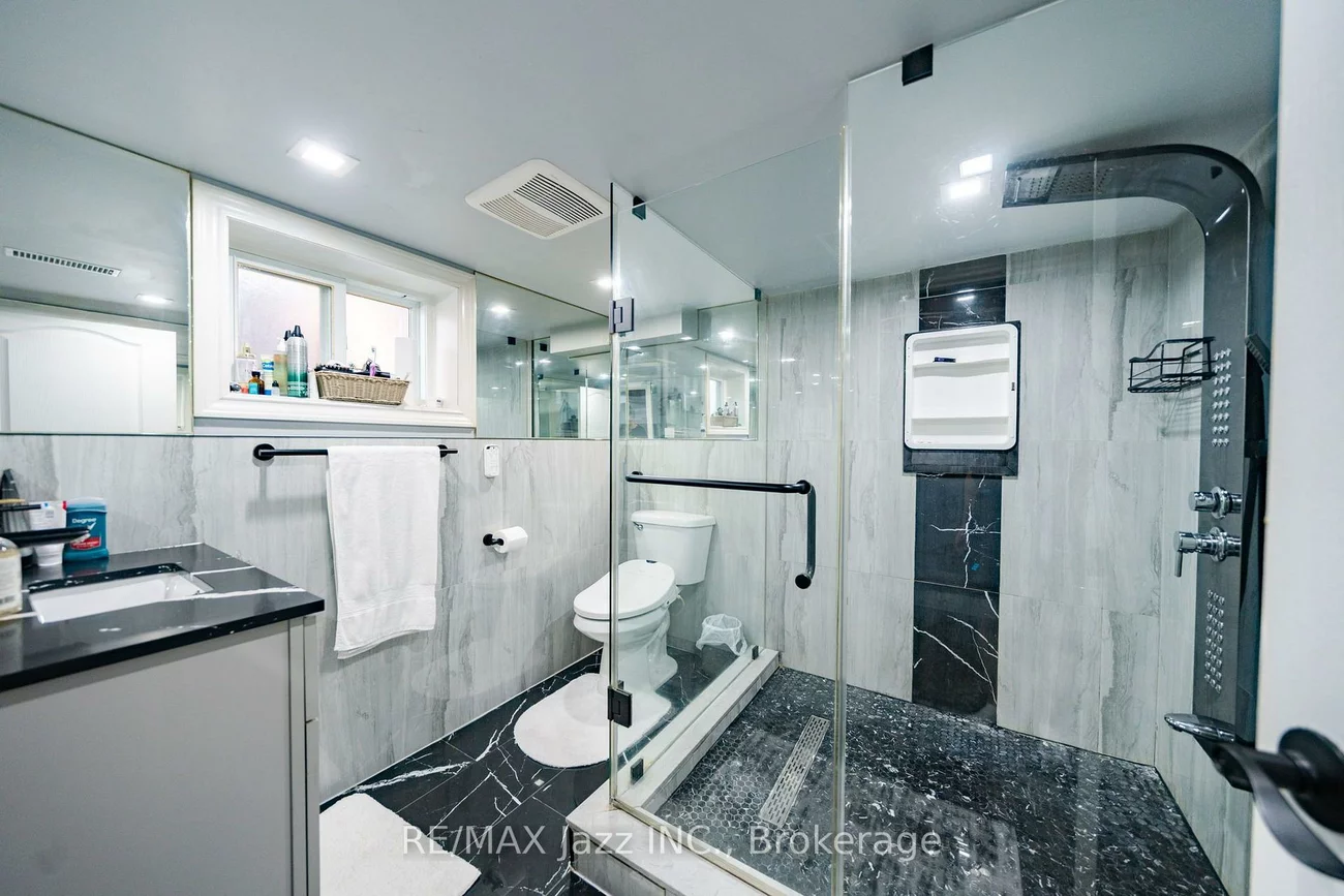 12, Warnsworth, West Hill, Toronto