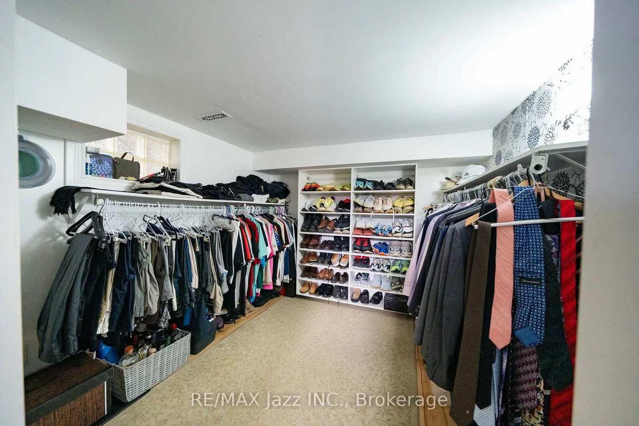 12, Warnsworth, West Hill, Toronto